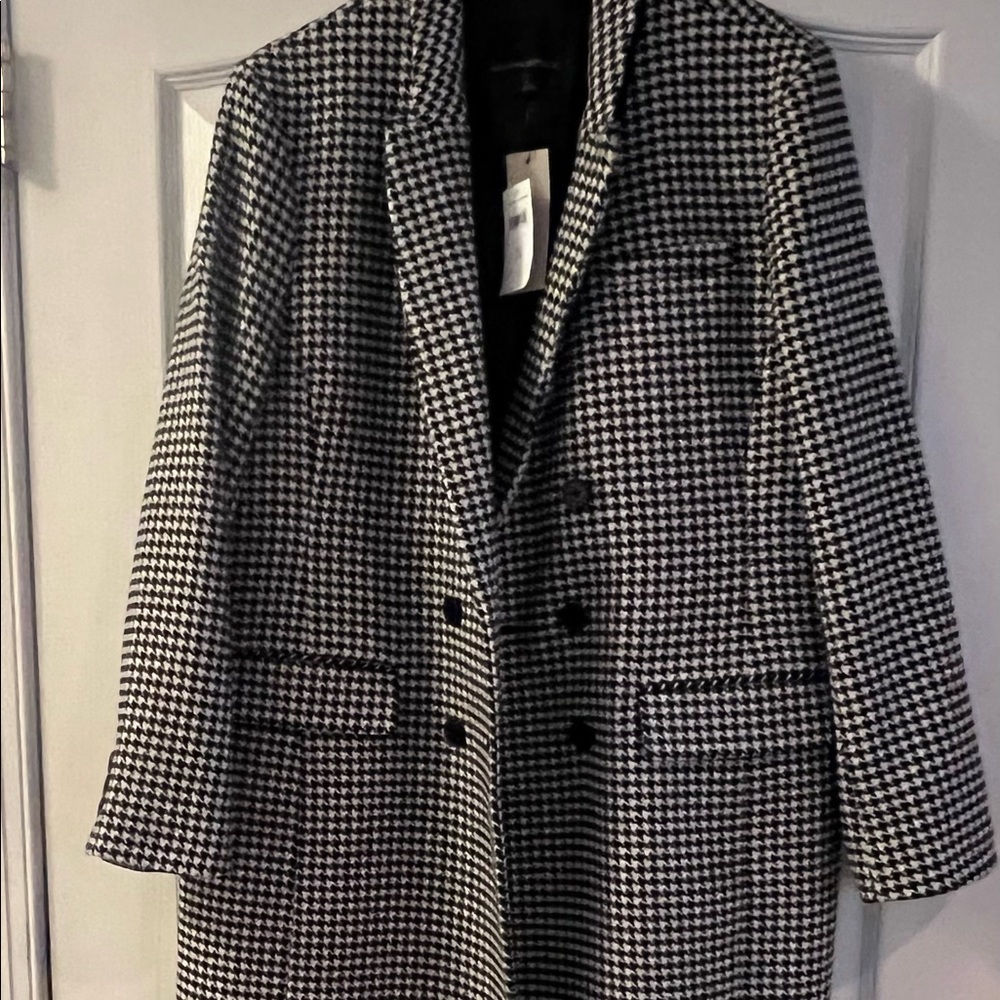Women’s BR Houndstooth Coat
